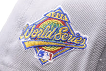 Load image into Gallery viewer, 新品未使用 NEW ERA New york Yankees ニューエラ ニューヨークヤンキース キャップ グレー グリーンブリム 7 5/8 中古 59752