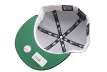 Load image into Gallery viewer, 新品未使用 NEW ERA New york Yankees ニューエラ ニューヨークヤンキース キャップ グレー グリーンブリム 7 5/8 中古 59752