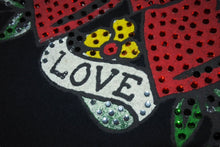 Load image into Gallery viewer, Ed Hardy エドハーディー 半袖Tシャツ サイズM タトゥーモチーフ ハート プリント ラインストーン ブラック 美品 中古 4b000598