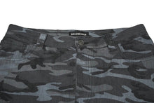 Load image into Gallery viewer, BALENCIAGA バレンシアガ パンツ ストーン ブラック カモ スケーター ショートパンツ デニム サイズ30 641464 美品 中古 59802