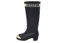 Load image into Gallery viewer, CHANEL シャネル レインブーツ ココマーク ロゴ バイカラー ブラック ホワイト ラバー サイズ36 U G34076 美品 中古 59809