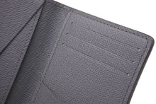 Load image into Gallery viewer, 極美品 LOUIS VUITTON ルイヴィトン オーガナイザードゥポッシュ カードケース タイガ グラシエ グレー M32656 中古 59877