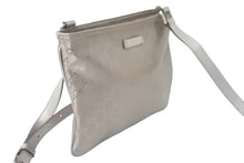Load image into Gallery viewer, 極美品 GUCCI グッチ ショルダーバッグ ベージュ GGインプリメ 201538 シルバー金具 PVC レザー 中古 59896