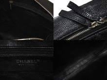 Load image into Gallery viewer, CHANEL シャネル ショルダーバッグ マトラッセ デカココマーク キャビアスキン ブラック シルバー金具 11番台 美品 中古 59934