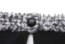 Load image into Gallery viewer, CHANEL シャネル 半袖Ｔシャツ P45633V28403 ココボタン 胸ポケット スリット コットン ツイード ブラック 34 美品 中古 59961