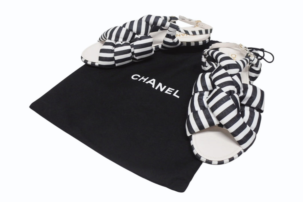新品未使用 CHANEL シャネル サンダル ミュール サイズ40 ココマーク ストライプ柄 ホワイト ブラック ゴールド レザー 中古 4b005998