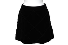 Load image into Gallery viewer, FOXEY NEW YORK フォクシー ニューヨーク スカート ブラック ベロア ポリエステル サイズ38 31192-DVSSFX401V 美品 中古 59981