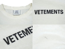 Load image into Gallery viewer, VETEMENTS ヴェトモン 半袖Ｔシャツ ユニセックス ホワイト ロゴ コットン サイズL UAH21TR501 良品 中古 60039