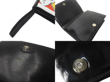 Load image into Gallery viewer, CHANEL シャネル マドモアゼル JUST A DROP OF NO.5 クラッチバッグ 7番台 A17585 エナメル ココマーク 中古 60126