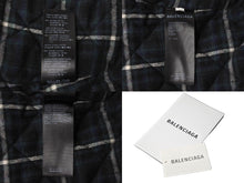 Load image into Gallery viewer, BALENCIAGA バレンシアガ 21AW ライニングチェックアシンメトリーパデットデニムジャケット デストロイ662747 サイズXS 美品 中古 60153