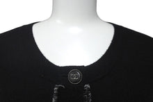Load image into Gallery viewer, CHANEL シャネル ワンピース ニット ココマーク ココボタン ブラック カシミヤ サイズ36 P42061W04956 美品 中古 60203