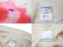 Load image into Gallery viewer, CHANEL シャネル ブラウス シャツ ノースリーブ ココマーク サイズ34 フラワーモチーフ ベージュ シルク P51353 美品 中古 60204