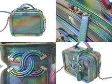 Load image into Gallery viewer, 新品同様 CHANEL シャネル チェーンショルダーバッグ バニティケース ココマーク レインボー シルバー 29番台 2020年 中古 60221