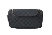 Load image into Gallery viewer, 極美品 LOUIS VUITTON ルイヴィトン ハンドポーチ トワレ・ポーチ ダミエグラフィット N47625 ブラック シルバー金具 中古 60262