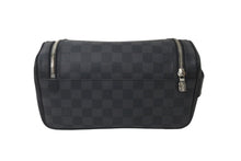 Load image into Gallery viewer, 極美品 LOUIS VUITTON ルイヴィトン ハンドポーチ トワレ・ポーチ ダミエグラフィット N47625 ブラック シルバー金具 中古 60262