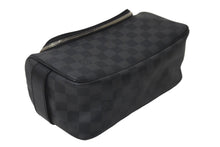 Load image into Gallery viewer, 極美品 LOUIS VUITTON ルイヴィトン ハンドポーチ トワレ・ポーチ ダミエグラフィット N47625 ブラック シルバー金具 中古 60262