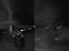 Load image into Gallery viewer, 極美品 LOUIS VUITTON ルイヴィトン ハンドバッグ クルーザー40 エピ スペシャルオーダー M41139 ブラック ゴールド金具 中古 60271