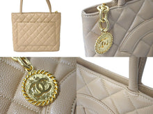 Load image into Gallery viewer, 極美品 CHANEL シャネル 復刻トート 7番台 ハンドバッグ ココマーク キャビアスキン ベージュ ゴールド金具 中古 60345