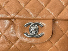 Load image into Gallery viewer, CHANEL シャネル チェーンショルダーバッグ ミニマトラッセ キャビアスキン 15番台 ブラウン シルバー金具 美品 中古 60360