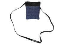 Load image into Gallery viewer, BVLGARI ブルガリ フラット ショルダーポーチ デニムプリント カーフレザー ブラック ブルー 21&#39;528 シルバー金具 美品 中古 60369