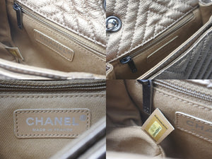 新品同様品 CHANEL シャネル チェーンショルダーバッグ シェブロン Vステッチ 20番台 2015 カーフ メタリックブロンズ 中古 60376