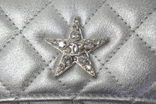 Load image into Gallery viewer, 新品未使用 CHANEL シャネル ショルダーバッグ ココマーク スター シルバー ラインストーン イヤーズ ギフト シルバー金具 中古 60398
