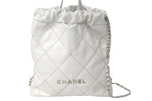 新品同様 CHANEL シャネル 22 リュック バックパック AS3313レザー ホワイトシルバー金具 中古 60416