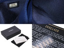Load image into Gallery viewer, 極美品 CHANEL シャネル カードケース 小物 ココマーク 26番台 ネイビー レザー シルバー金具 中古 60422