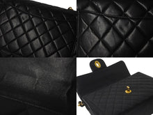Load image into Gallery viewer, CHANEL シャネル チェーンショルダーバッグ デカマトラッセ 30 4番台 ラムスキン ブラック ゴールド金具 美品 中古 60480
