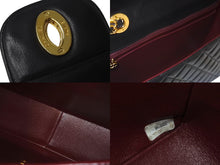 Load image into Gallery viewer, CHANEL シャネル チェーンショルダーバッグ デカマトラッセ 30 4番台 ラムスキン ブラック ゴールド金具 美品 中古 60480