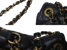 Load image into Gallery viewer, 極美品 CHANEL シャネル チェーンショルダーバッグ マトラッセ 18番台 パリボンベイ ヴィンテージレザー ブラック 中古 60482
