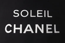 Load image into Gallery viewer, CHANEL シャネル リュック デイパック キャンバス SOLEIL CHANEL ロゴ 巾着 ノベルティ ブラック ホワイト 良品 中古 60485