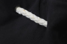 Load image into Gallery viewer, CHANEL シャネル リュック デイパック キャンバス SOLEIL CHANEL ロゴ 巾着 ノベルティ ブラック ホワイト 良品 中古 60485