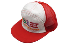 Load image into Gallery viewer, U.S.A WELCOME WESTEM CARNIVAL メッシュ キャップ レッド 帽子 刺繍 ホワイト ナイロン 56CM 美品 中古 60527