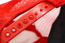 Load image into Gallery viewer, U.S.A WELCOME WESTEM CARNIVAL メッシュ キャップ レッド 帽子 刺繍 ホワイト ナイロン 56CM 美品 中古 60527