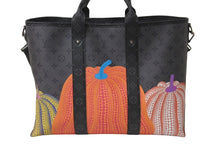 Load image into Gallery viewer, 極美品 LOUIS VUITTON ルイヴィトン トートバッグ ウィークエンドトート モノグラム 23SS 草間彌生コラボ M46434 中古 60533