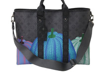 Load image into Gallery viewer, 極美品 LOUIS VUITTON ルイヴィトン トートバッグ ウィークエンドトート モノグラム 23SS 草間彌生コラボ M46434 中古 60533