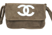 Load image into Gallery viewer, CHANEL シャネル ショルダーバッグ ココマーク パイル ベージュ シルバー金具 ノベルティー 美品 中古 60563