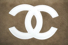 Load image into Gallery viewer, CHANEL シャネル ショルダーバッグ ココマーク パイル ベージュ シルバー金具 ノベルティー 美品 中古 60563