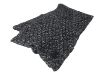 Load image into Gallery viewer, CHANEL シャネル モコモコマフラー ココマーク カシミヤ ラメ入り ブラック ホワイト シルバー 美品 中古 60579