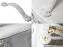Load image into Gallery viewer, CHANEL シャネル ハンドバッグ ココマーク バニティ 3番台 レザー ビニール ホワイト クリア ゴールド金具 良品 中古 60614