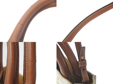 Load image into Gallery viewer, CELINE セリーヌ 2WAYショルダーバッグ ミニバーティカルカバ トリオンフ 194372BZK.04LU ホワイト ゴールド金具 良品 中古 60615