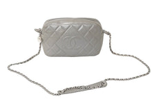 Load image into Gallery viewer, CHANEL シャネル チェーンショルダーバッグ マトラッセ ラムスキン ダイヤモンドCC 19番台 2014年 グレー 美品 中古 60636