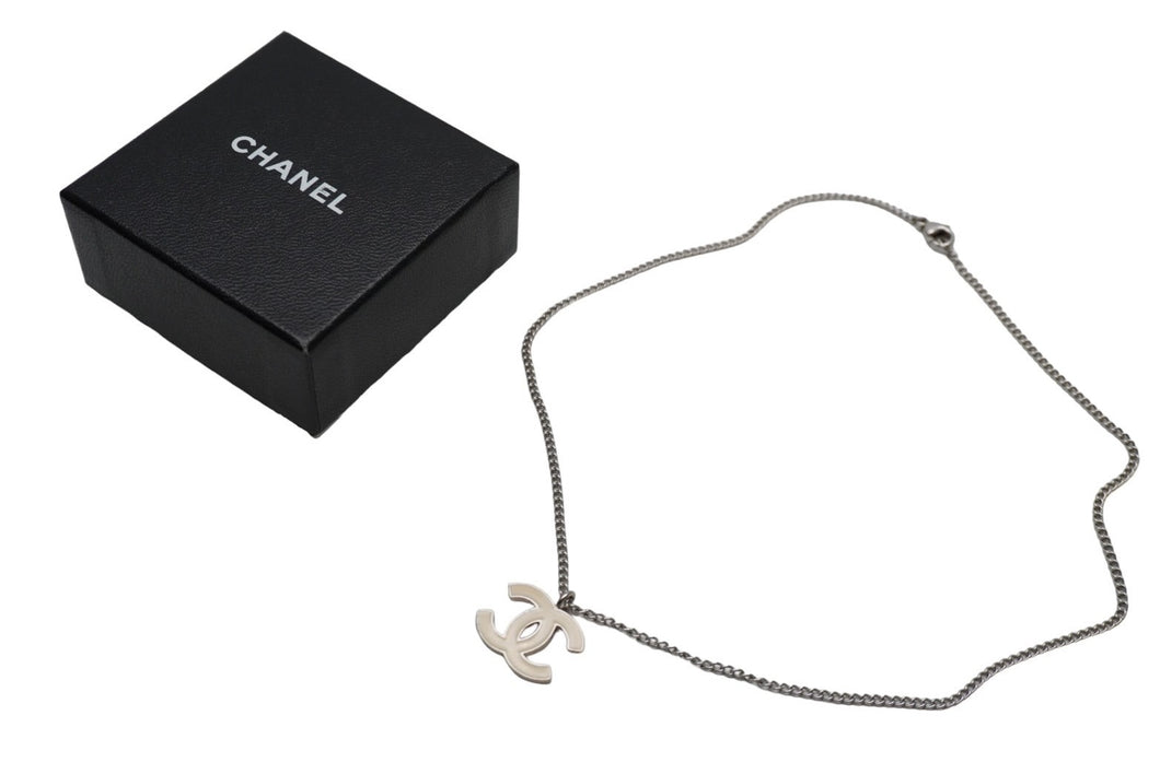 CHANEL シャネル ネックレス チョーカー アクセサリー ココマーク 04P刻印 アイボリー シルバー 7g 美品 中古 60694