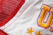 Load image into Gallery viewer, U.S.A WELCOME WESTEM CARNIVAL メッシュ キャップ レッド 帽子 刺繍 ホワイト ナイロン 54CM 美品 中古 60739