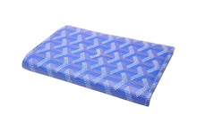 Load image into Gallery viewer, 新品同様 GOYARD ゴヤール パスポートケース グルネル GRENELPMLTY10CL10X ヘリンボーン柄 ブルー ホワイト 中古 60879