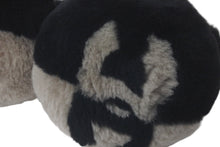 Load image into Gallery viewer, 極美品 CHANEL シャネル イヤーマフ 小物 耳当て 服飾小物 ココマーク ブラック×グレー ムートン 中古 60880
