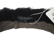 Load image into Gallery viewer, 極美品 CHANEL シャネル イヤーマフ 小物 耳当て 服飾小物 ココマーク ブラック×グレー ムートン 中古 60880
