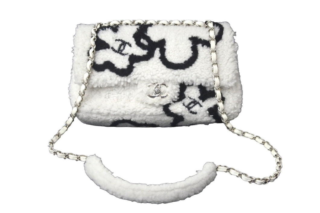 極美品 CHANEL シャネル チェーンショルダーバッグ シアリング ラムスキン AS3407 ランダム ホワイト シルバー金具 中古 60939