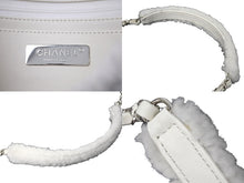 Load image into Gallery viewer, 極美品 CHANEL シャネル チェーンショルダーバッグ シアリング ラムスキン AS3407 ランダム ホワイト シルバー金具 中古 60939